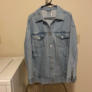 Brand:H&M Color:light blue Size:M women’s jean jacket